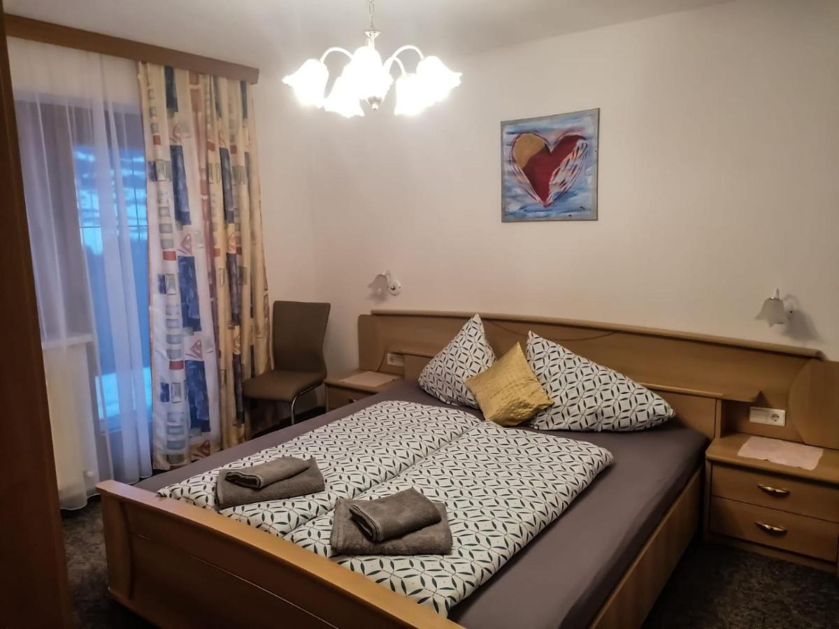 Schultes Evelyn Apartment Jerzens Bagian luar foto